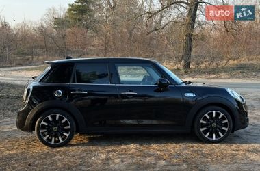 Хэтчбек MINI Cooper 2017 в Киеве