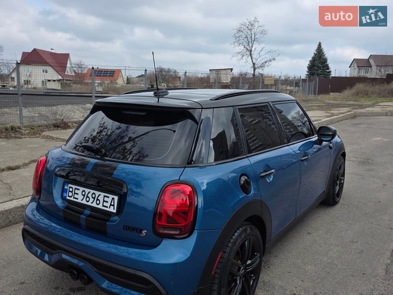 Хетчбек MINI Cooper 2023 в Южноукраїнську