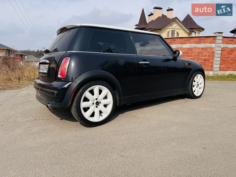 Хэтчбек MINI Cooper 2003 в Киеве
