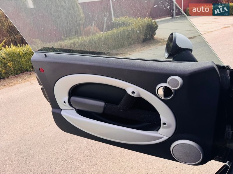 Хэтчбек MINI Cooper 2003 в Киеве