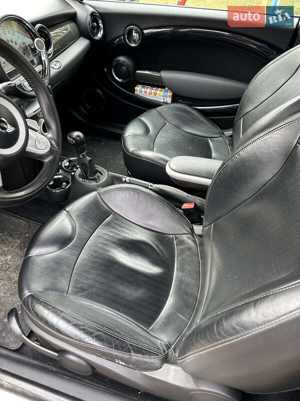 Хэтчбек MINI Cooper 2010 в Киеве фото 5 Хэтчбек MINI Cooper 2010 в Киеве
