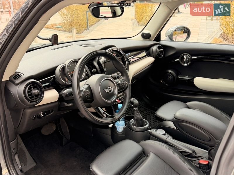 Хэтчбек MINI Cooper 2017 в Киеве