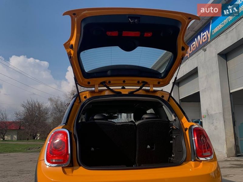 Хетчбек MINI Cooper 2016 в Новій Водолагі