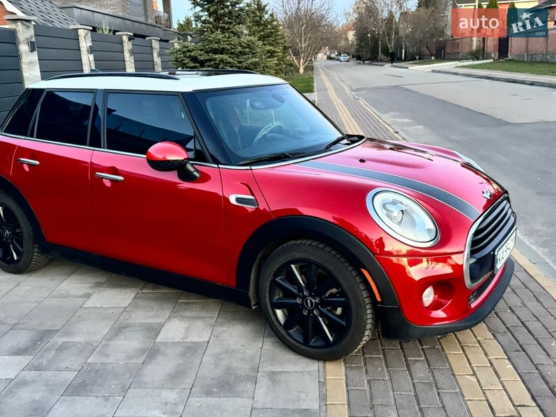 Хэтчбек MINI Cooper 2016 в Софиевской Борщаговке