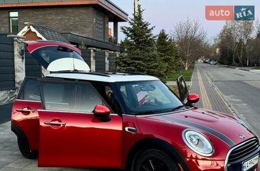 Хэтчбек MINI Cooper 2016 в Софиевской Борщаговке