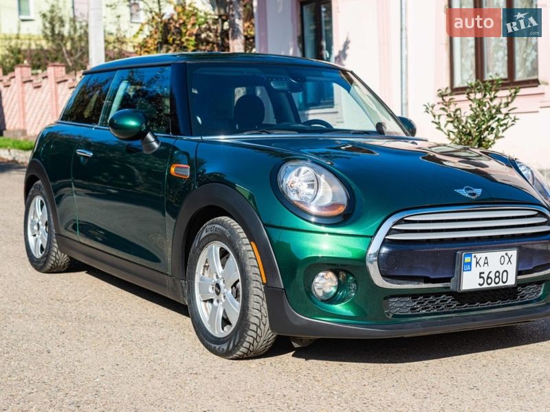 Хэтчбек MINI Cooper 2015 в Черновцах