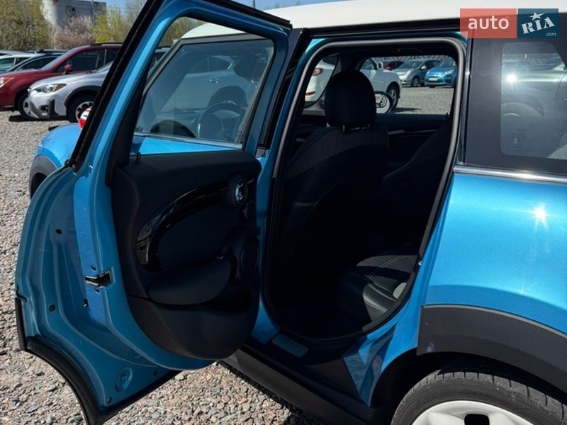 Хетчбек MINI Cooper 2017 в Черкасах