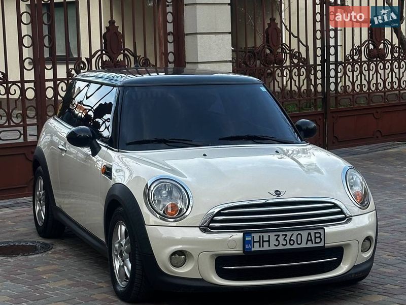 MINI Cooper 2011