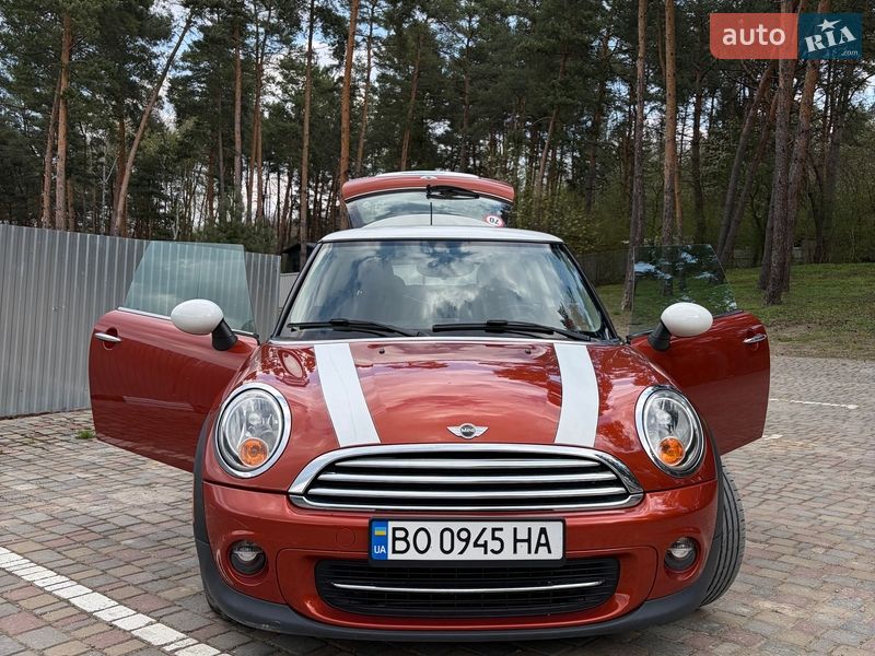Хэтчбек MINI Cooper 2012 в Залещиках