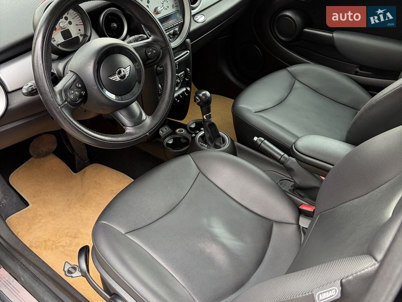 Хэтчбек MINI Cooper 2012 в Залещиках