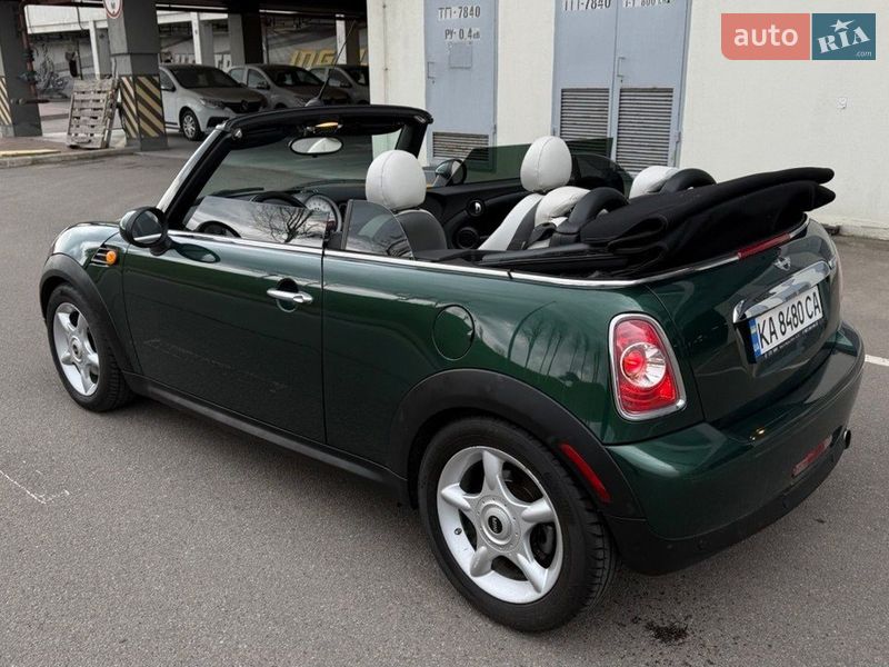 MINI Cooper 2011