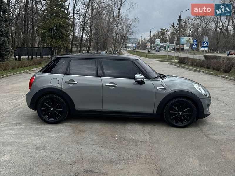 Хэтчбек MINI Cooper 2016 в Броварах