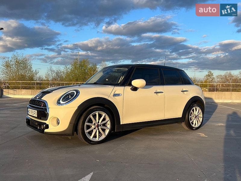 Хэтчбек MINI Cooper 2019 в Киеве