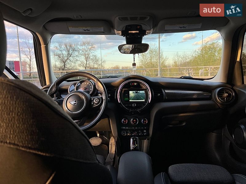 Хэтчбек MINI Cooper 2019 в Киеве