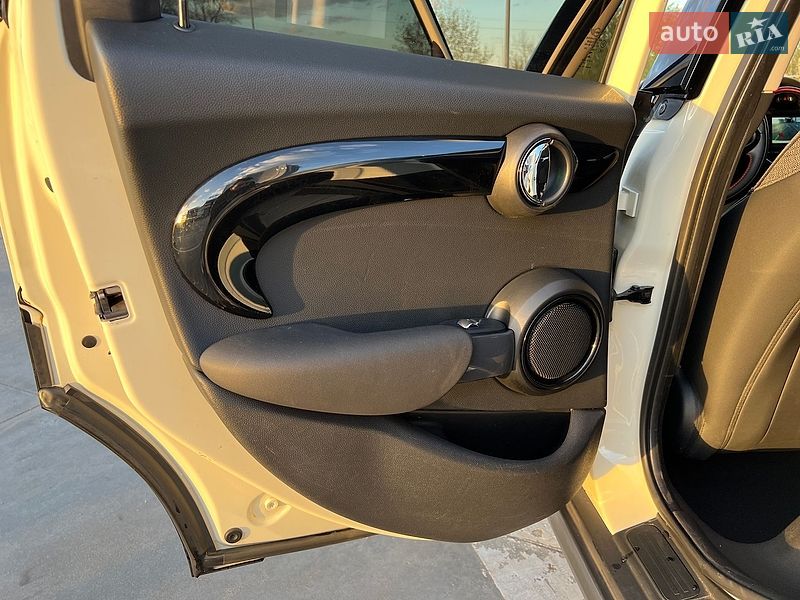Хэтчбек MINI Cooper 2019 в Киеве