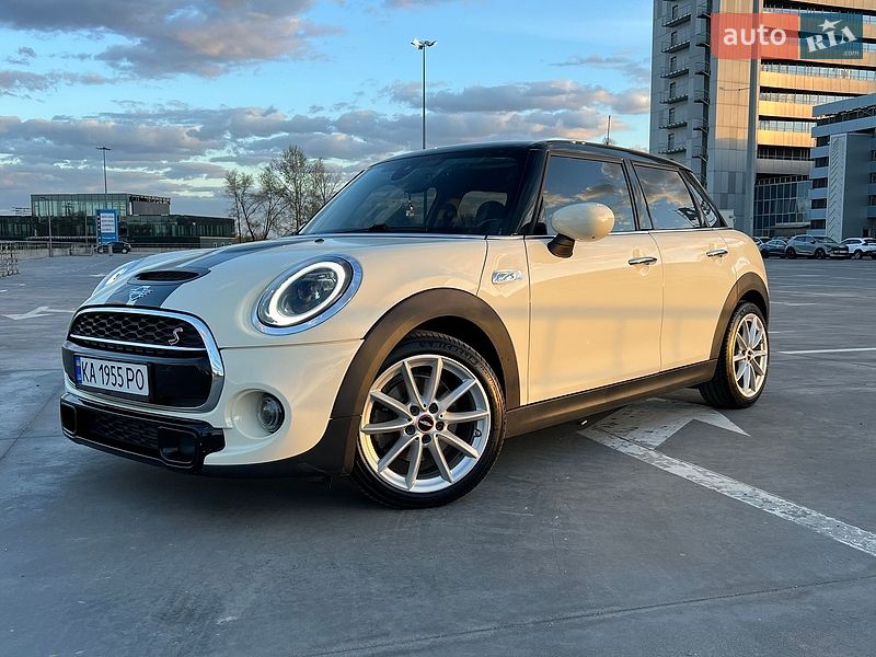 Хэтчбек MINI Cooper 2019 в Киеве