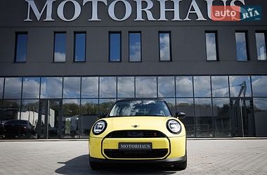 Хэтчбек MINI Cooper 2024 в Черновцах