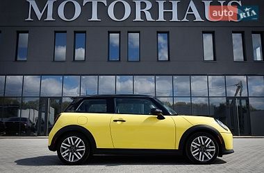 Хэтчбек MINI Cooper 2024 в Черновцах