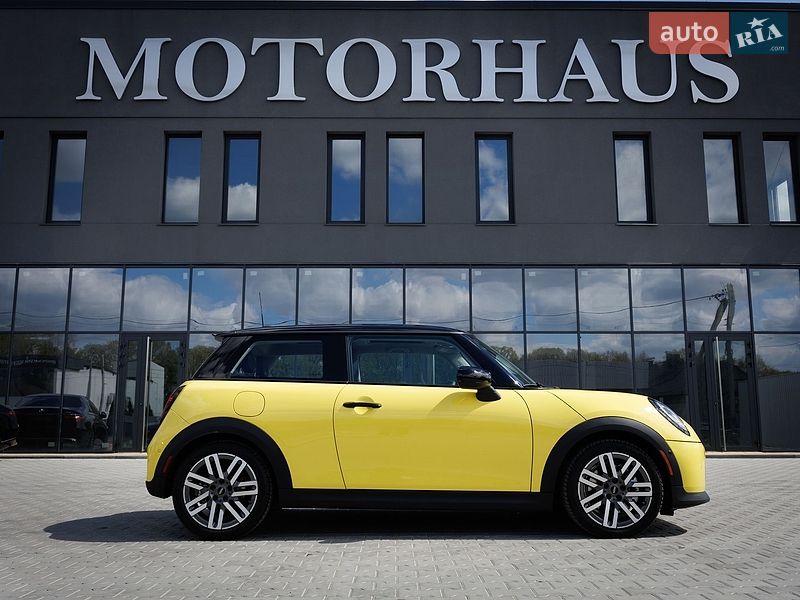 Хэтчбек MINI Cooper 2024 в Черновцах