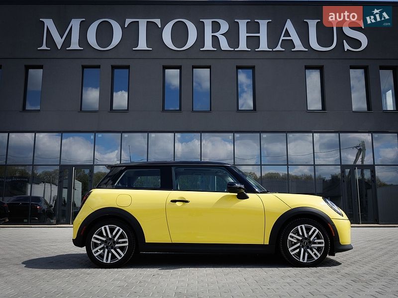 Хэтчбек MINI Cooper 2024 в Черновцах