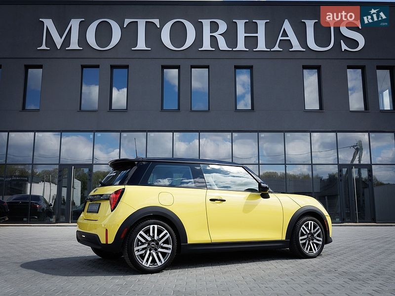 Хэтчбек MINI Cooper 2024 в Черновцах