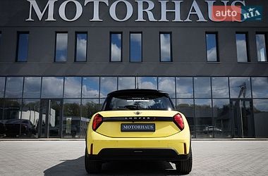 Хэтчбек MINI Cooper 2024 в Черновцах
