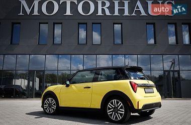 Хэтчбек MINI Cooper 2024 в Черновцах