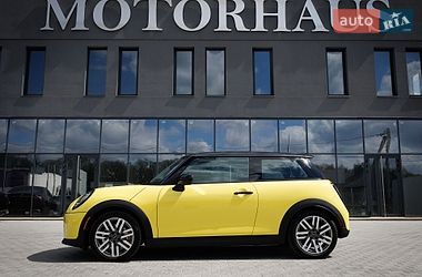 Хэтчбек MINI Cooper 2024 в Черновцах