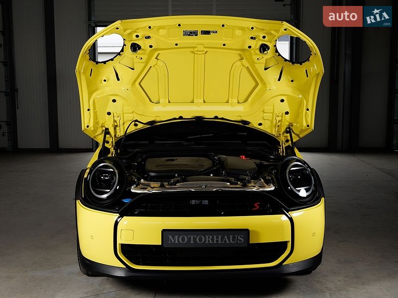 Хэтчбек MINI Cooper 2024 в Черновцах