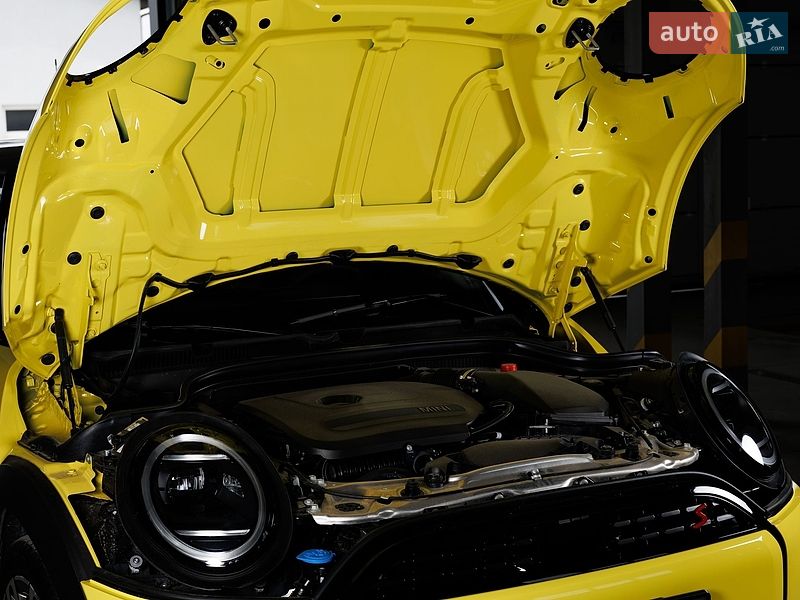 Хэтчбек MINI Cooper 2024 в Черновцах