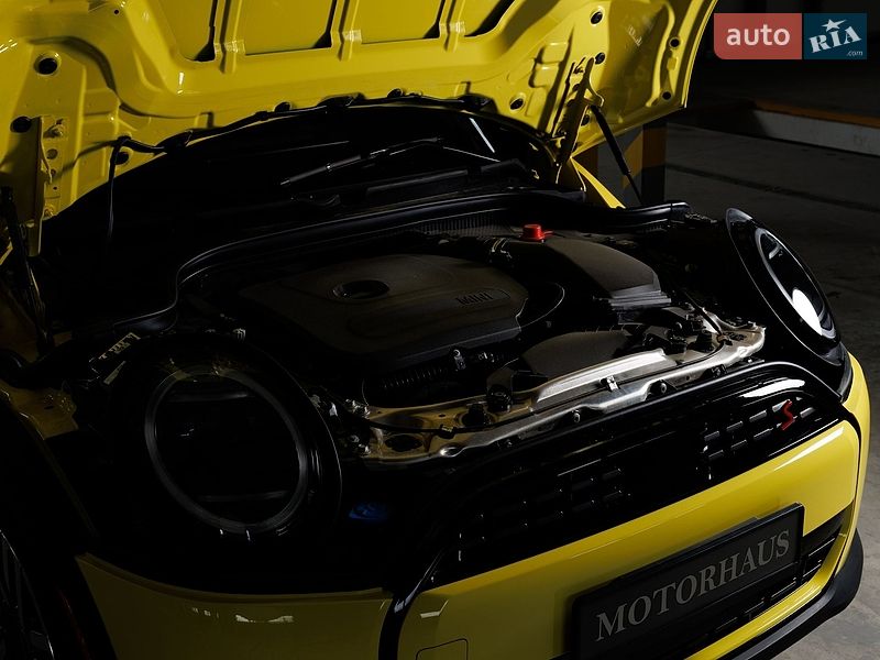 Хэтчбек MINI Cooper 2024 в Черновцах