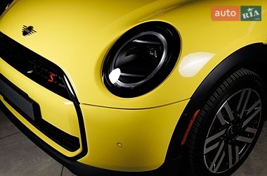 Хэтчбек MINI Cooper 2024 в Черновцах