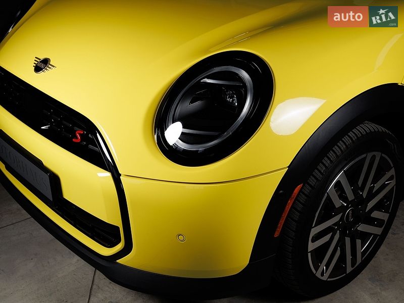 Хэтчбек MINI Cooper 2024 в Черновцах
