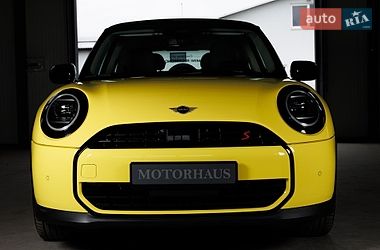 Хэтчбек MINI Cooper 2024 в Черновцах