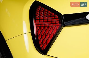 Хэтчбек MINI Cooper 2024 в Черновцах