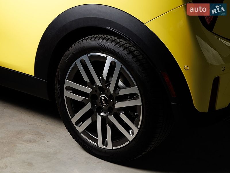 Хэтчбек MINI Cooper 2024 в Черновцах