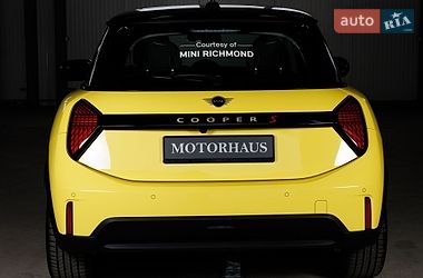 Хэтчбек MINI Cooper 2024 в Черновцах
