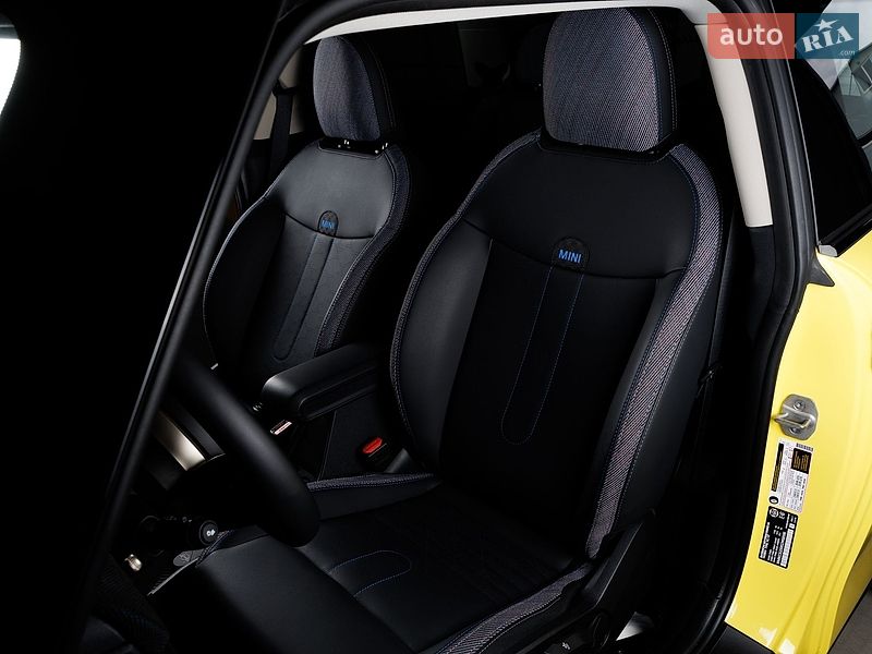 Хэтчбек MINI Cooper 2024 в Черновцах