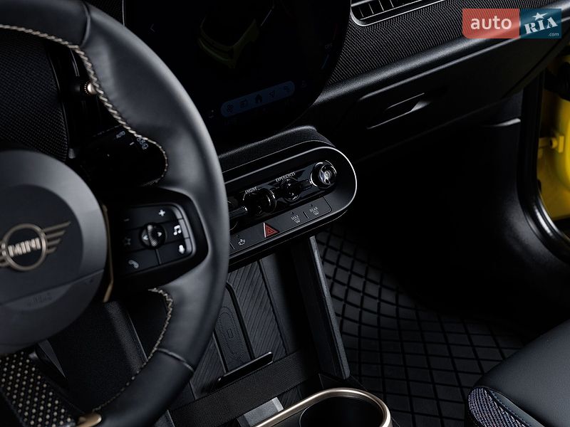Хэтчбек MINI Cooper 2024 в Черновцах