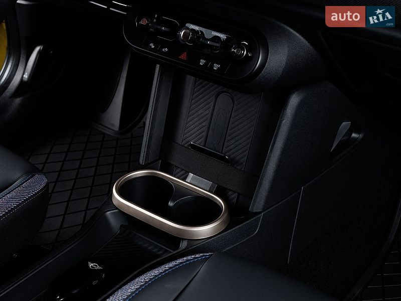 Хэтчбек MINI Cooper 2024 в Черновцах