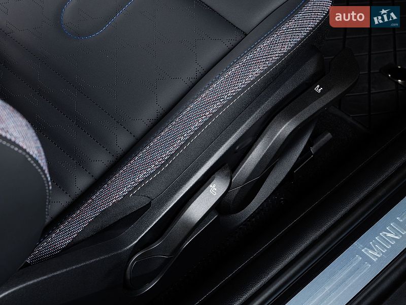 Хэтчбек MINI Cooper 2024 в Черновцах