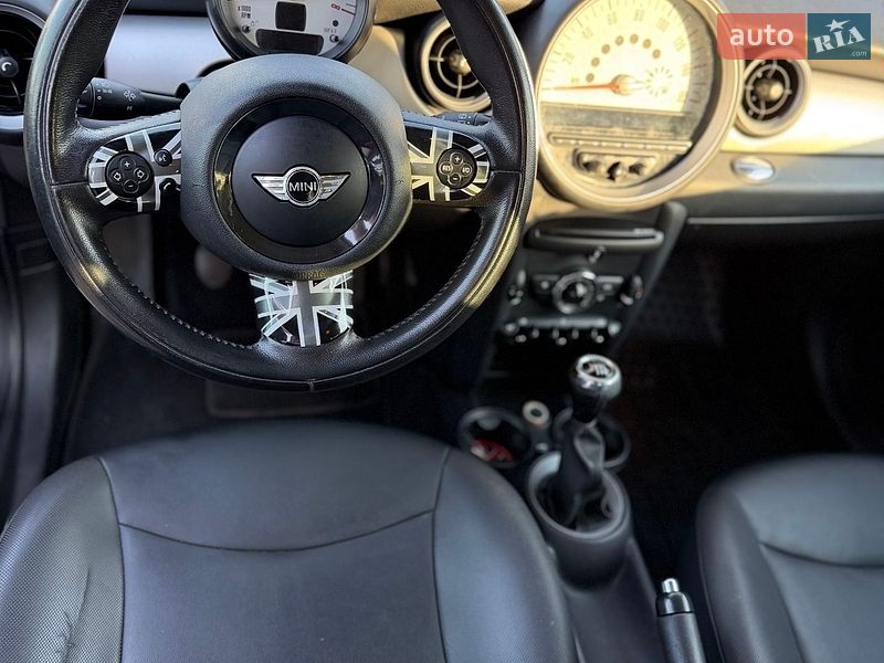 Хэтчбек MINI Cooper 2010 в Киеве