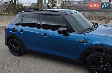 Хетчбек MINI Cooper 2023 в Южноукраїнську