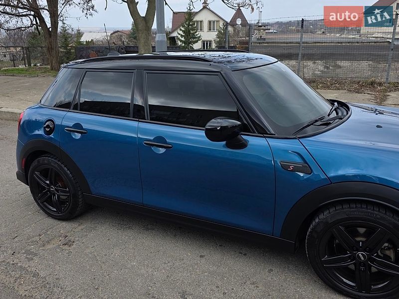 Хетчбек MINI Cooper 2023 в Южноукраїнську