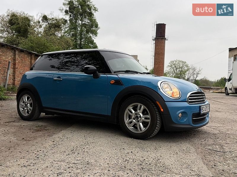 Хэтчбек MINI Cooper 2012 в Львове