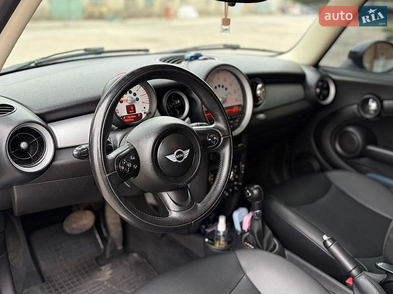 Хэтчбек MINI Cooper 2012 в Львове