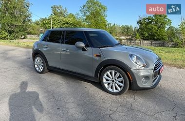 Хэтчбек MINI Cooper 2019 в Кременчуге