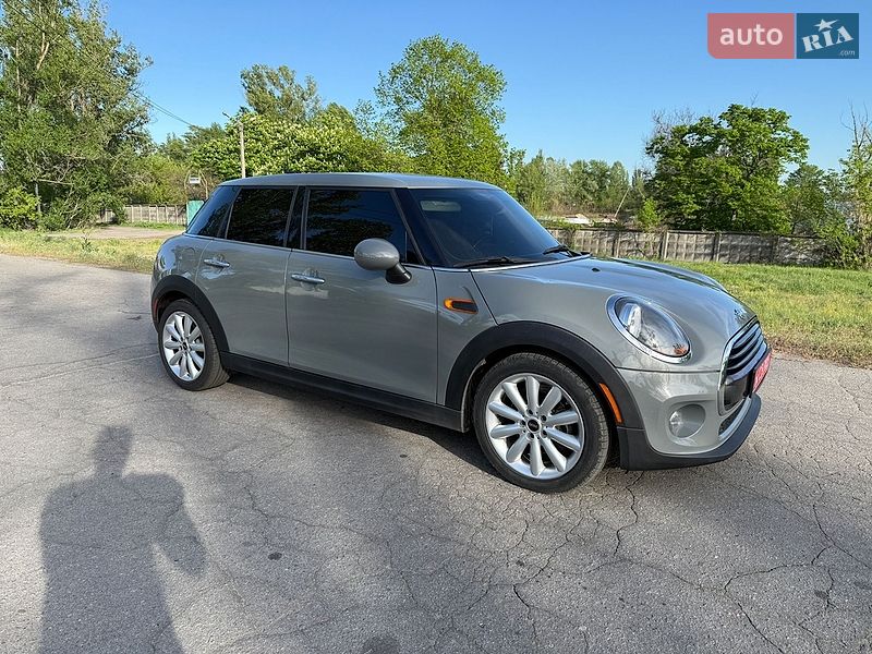 Хэтчбек MINI Cooper 2019 в Кременчуге