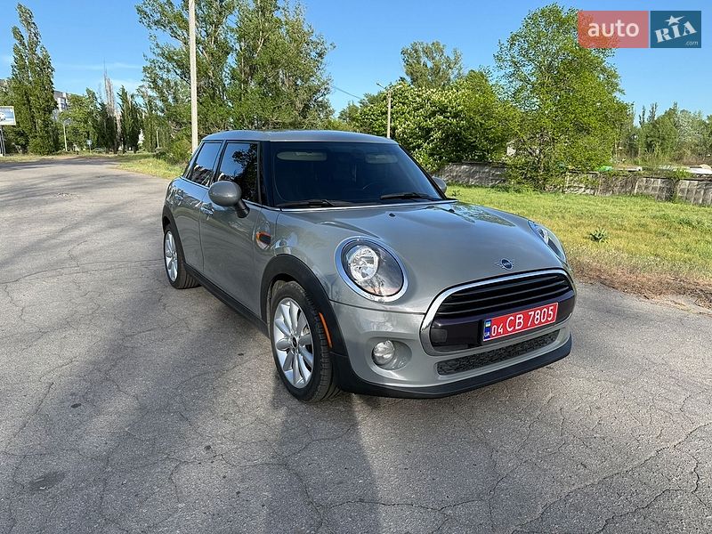 Хэтчбек MINI Cooper 2019 в Кременчуге