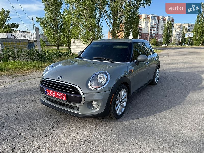 Хэтчбек MINI Cooper 2019 в Кременчуге